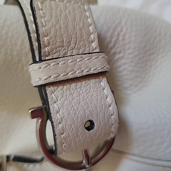 🌟CLEARANCE🌟Salvatore Ferragamo bag - Picture 15 of 16